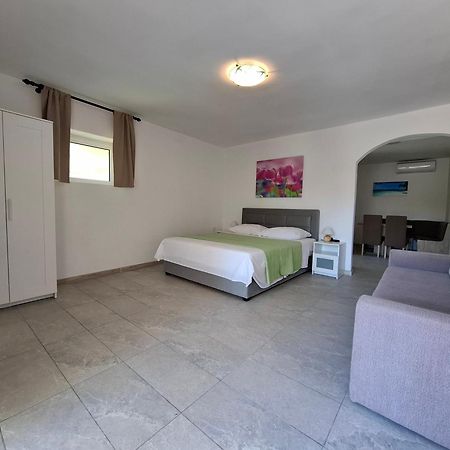 Apartments & Rooms Mila Banjol Ngoại thất bức ảnh