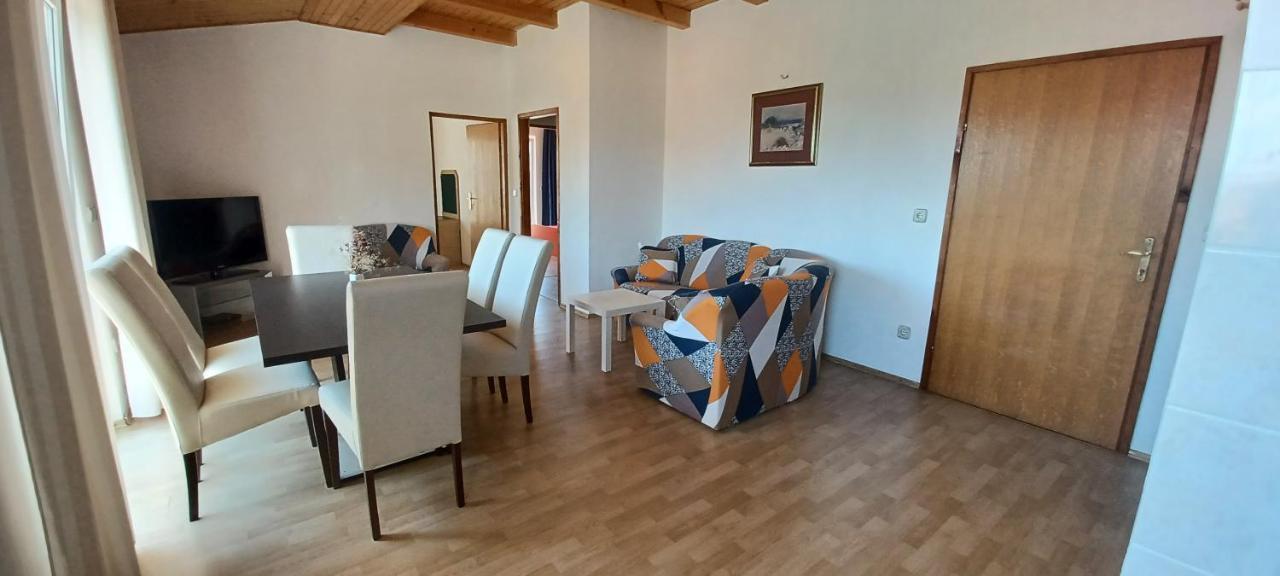 Apartments & Rooms Mila Banjol Ngoại thất bức ảnh