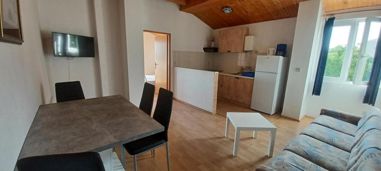 Apartments & Rooms Mila Banjol Ngoại thất bức ảnh
